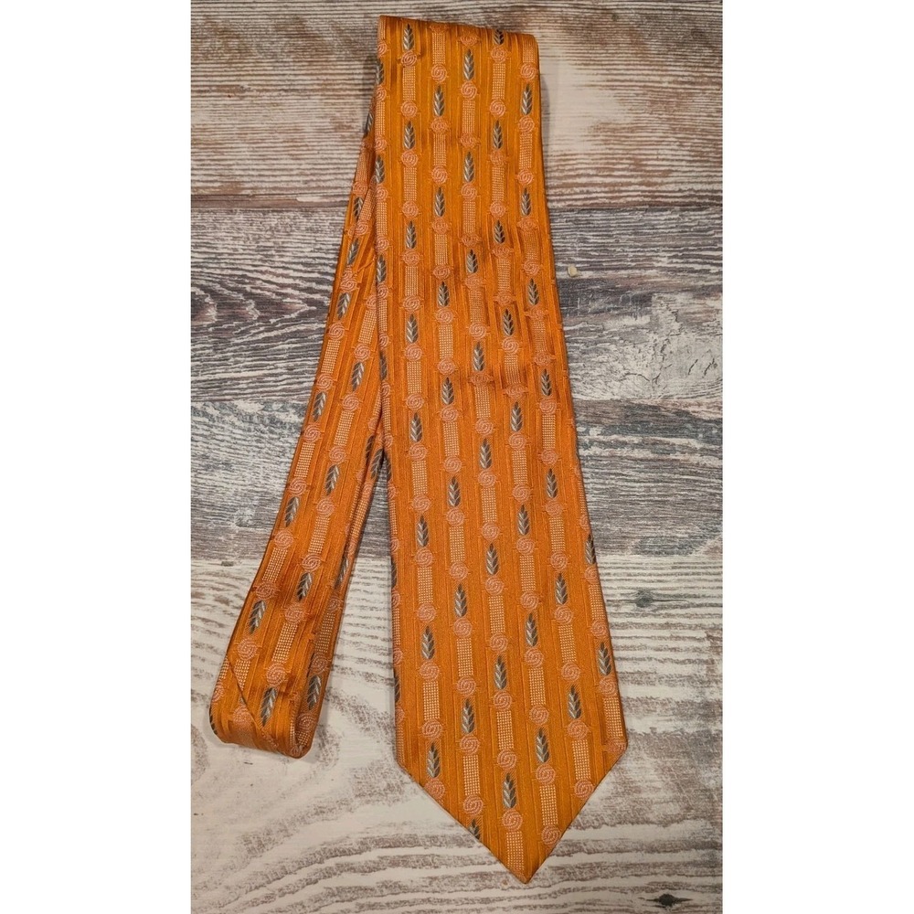Ermenegildo Zegna 100% Silk Neck Tie Orange Geometric Medallion Made in Italy